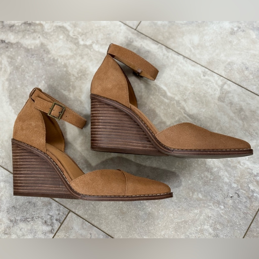 Women’s Nude Wedges
